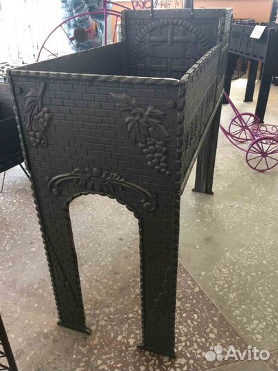 Мангал большой чугунный с печью под казан