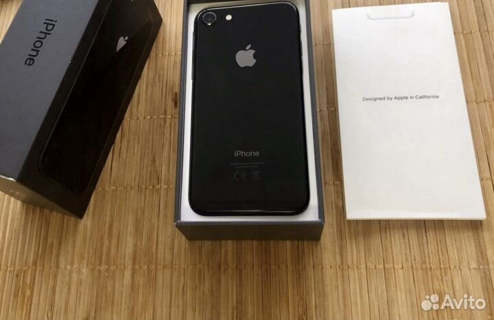 iPhone 8, 64 ГБ