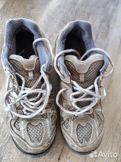 Кроссовки походные, размер 39. Фирма Декатлон