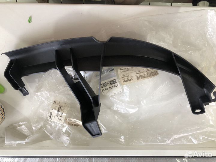 Кронштейн крепления фары Renault 82 00 183 741