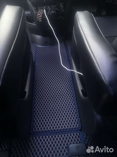 Комплект ковриков из эва EVA на Toyota Voxy 70