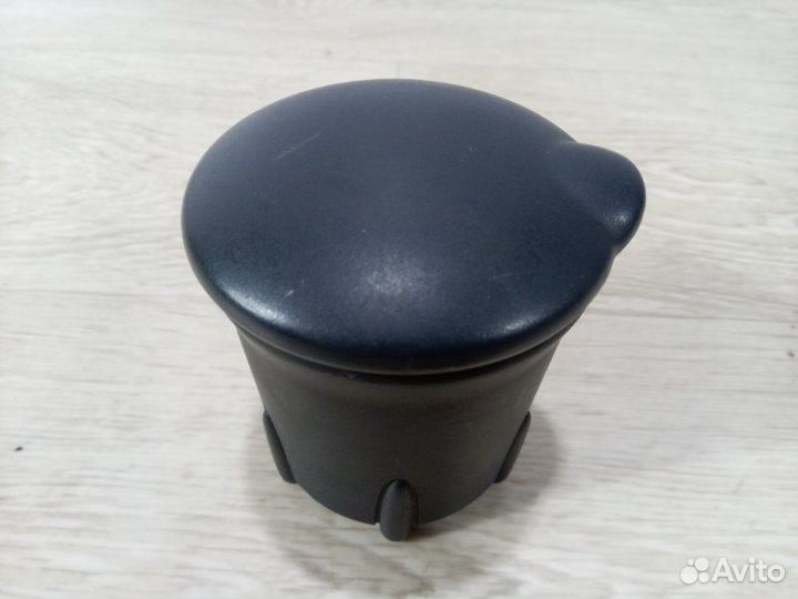 Пепельница Renault Logan 2 седан K7MA 812 2018