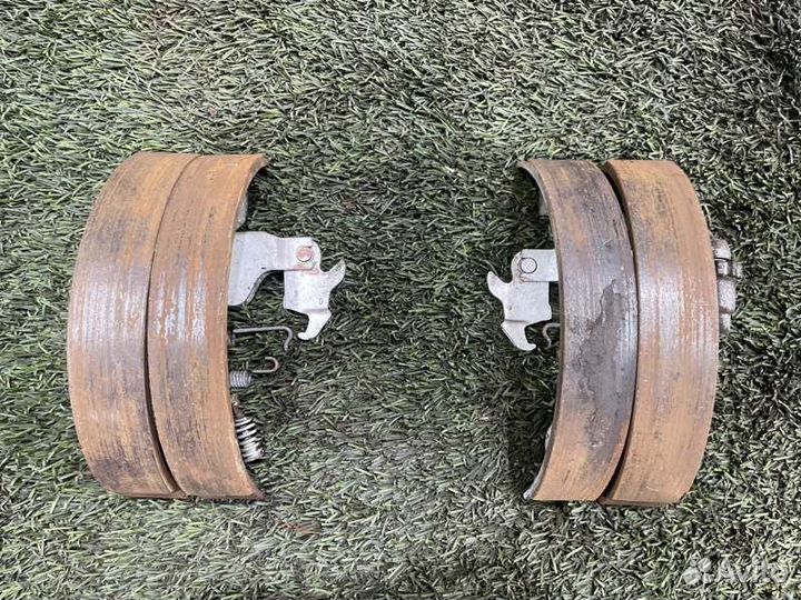 Колодки стояночного тормоза Bmw X5 E53 M54B30 2003