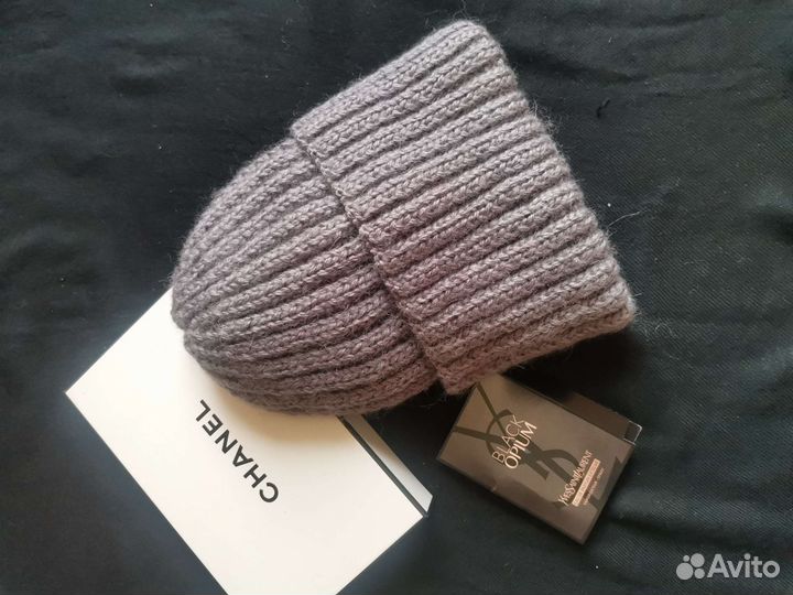Шапка женская и мужская вязаная ручная работа