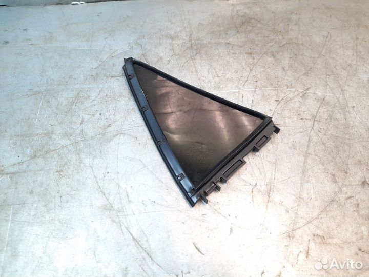 Toyota Auris E15 стекло форточка задняя