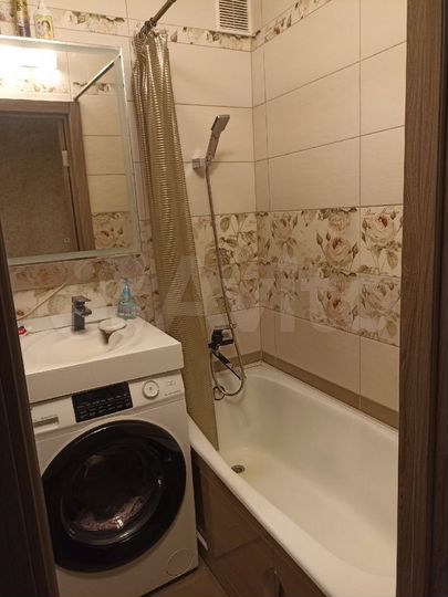 2-к. квартира, 42 м², 3/3 эт.