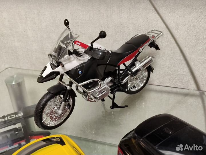 Машинки в колекцию