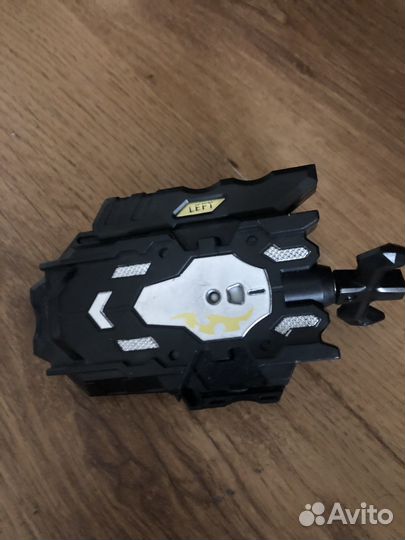 Запускала от бейблэйд бёрст хорошая сильная