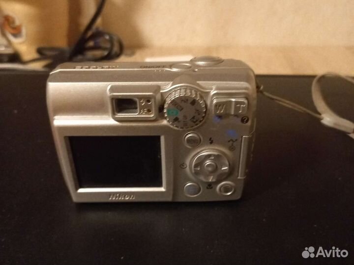 Компактный фотоаппарат