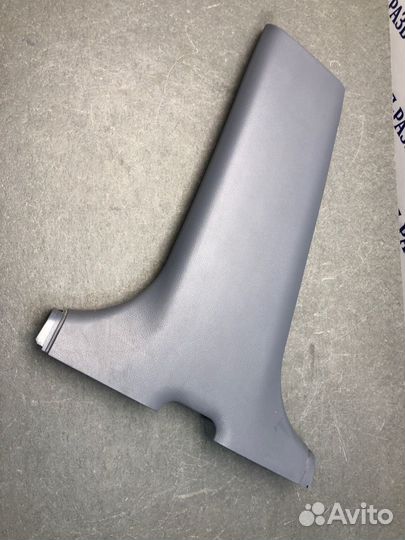 Обшивка средней стойки нижняя левая Mitsubishi