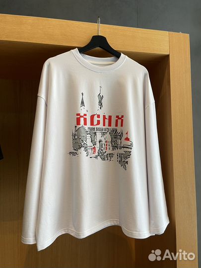 Белый лонгслив X Cremlin бренда xcnx Кремль Россия