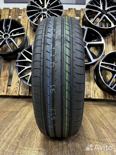 Yokohama BluEarth AE51 235/45 R17 97W