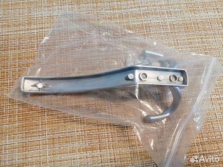 Крючок настенный