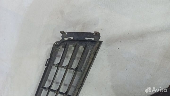 Кронштейн решетки радиатора Volkswagen Polo 5 SED