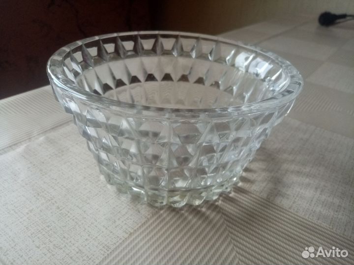 Хрустальные вазы, салатницы, конфетницы