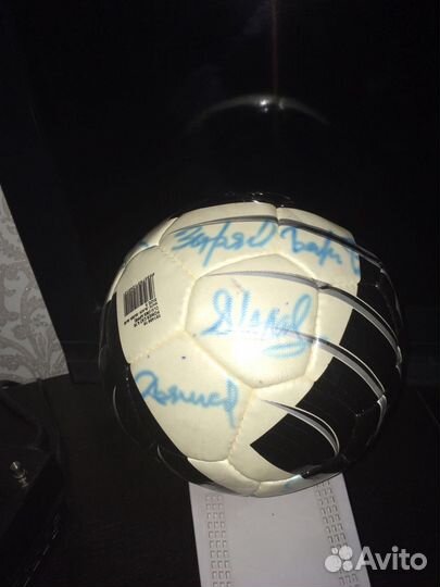 Футбольный мяч с автографами сборной России