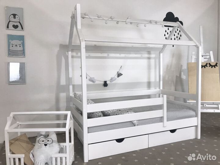 Односпальная кровать домик