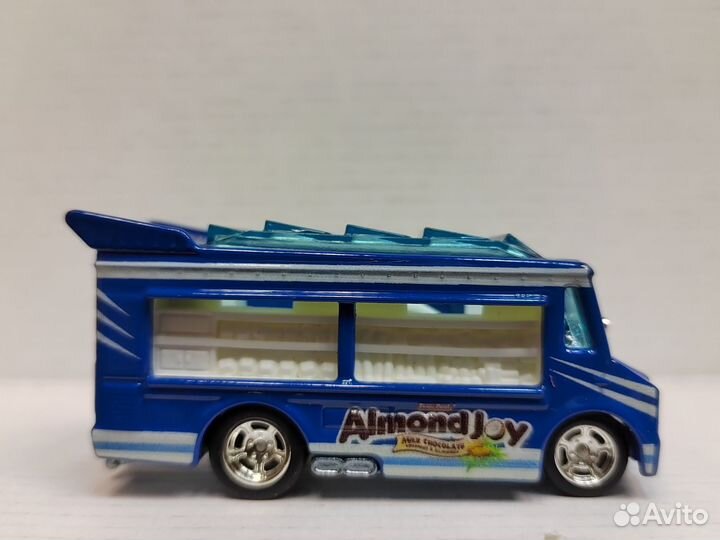 2011 Hot Wheels Hershey's Smokin Grille