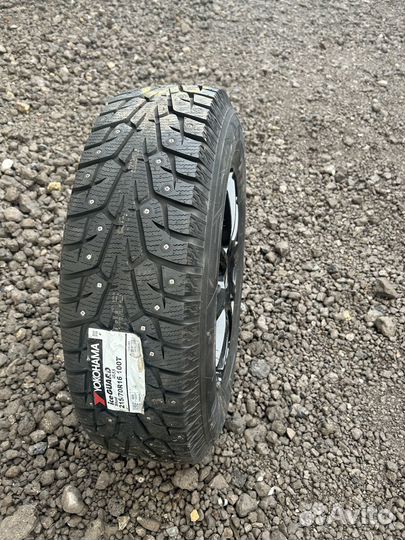 Yokohama Ice Guard IG55 215/70 R16