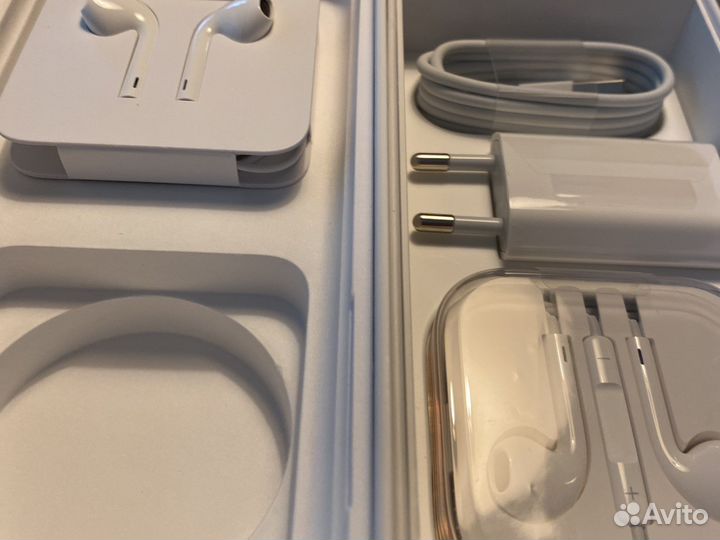 Оригинальные комплекты от телефона Apple