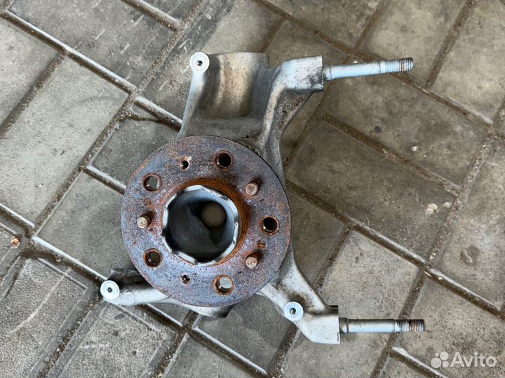 BMW M3/M4 G80/G82 Кулак поворотный 31208095663