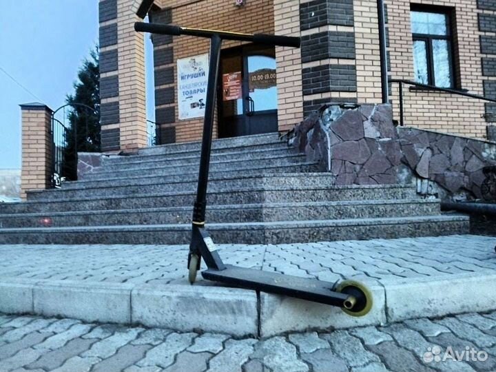 Трюковой самокат tech team Street mama