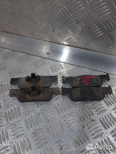 Колодки тормозные передние Renault Logan L8