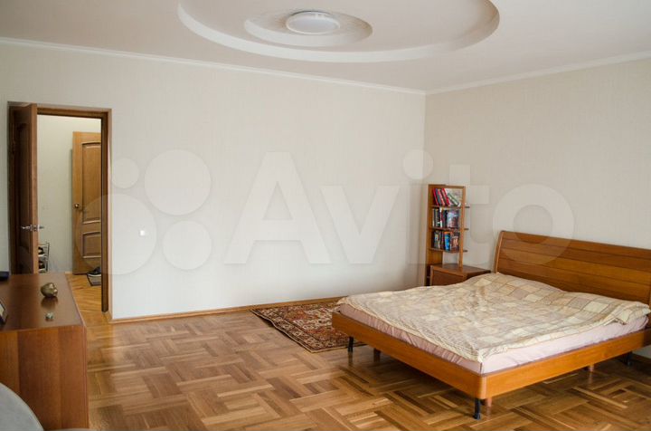 3-к. квартира, 92 м², 6/6 эт.