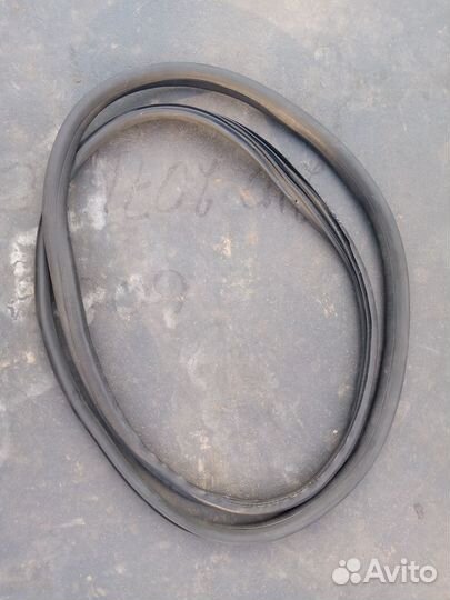 Уплотнитель двери зад прав Renault Grand Scenic 3