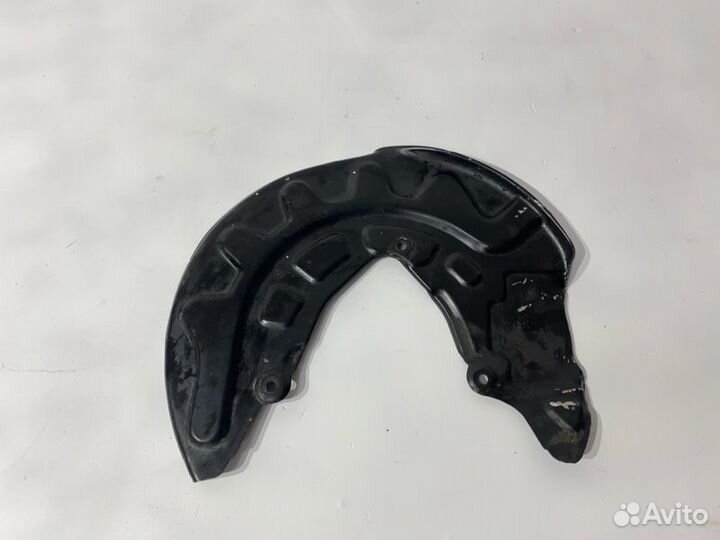 Пыльник тормозного диска передний правый Skoda