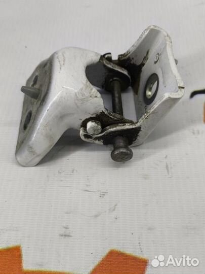 Петля двери передняя левая Citroen Berlingo фургон