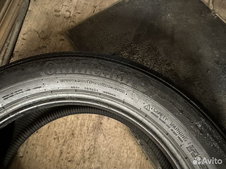 Continental ContiPremiumContact 2 215/55 R17 94V