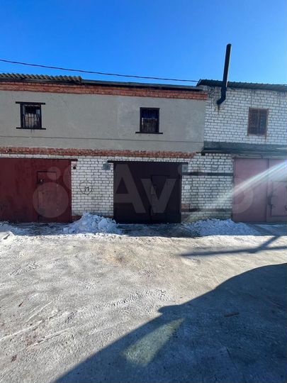 Гараж, > 30 м²