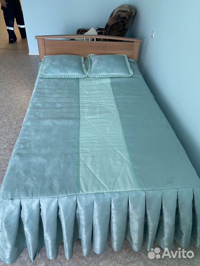 Кровать двухспальная с матрасом бу 140 200