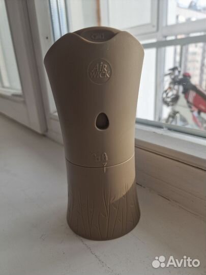 Автоматический освежитель воздуха Air Wick