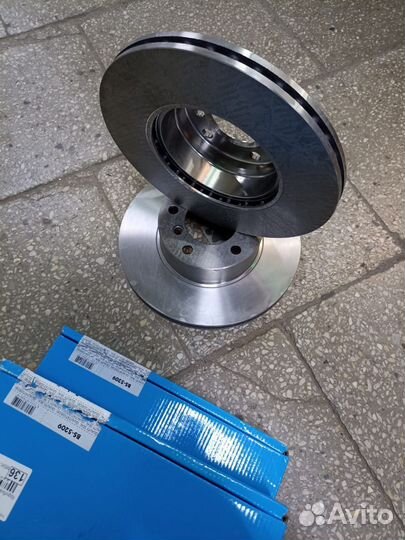 Диск тормозной передний BMW 5 серии E39 (95-04)