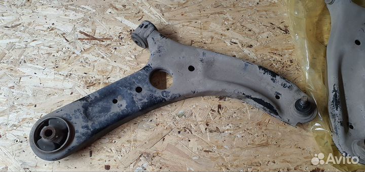 Рычаги передней подвески Kia Cerato 2014 YD