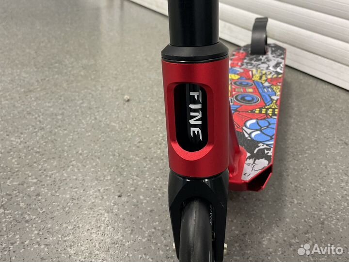 Трюковой самокат с системой HIC