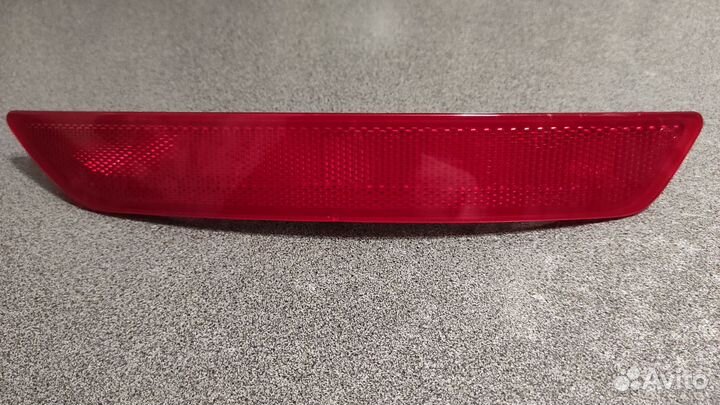 Светоотражатель заднего бампера Skoda Yeti от 2014