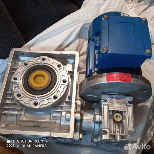 Электродвигатель с редуктором