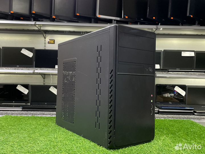 Core i3 / 4Gb / 500Gb / Intel HD