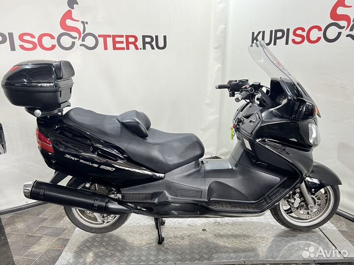 Скутер Suzuki Burgman (SkyWave) 650