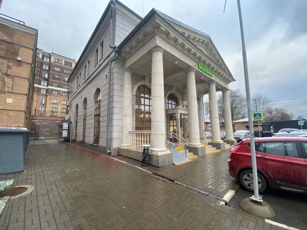 Продам торговое помещение, 210 м²