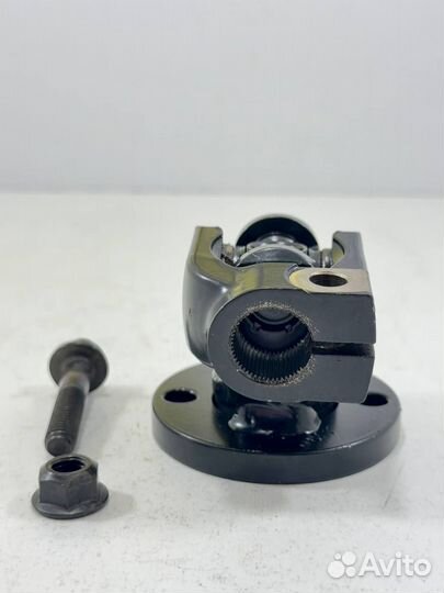 Рулевой карданчик 16935736