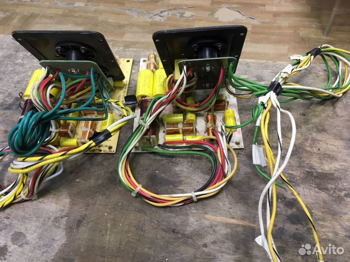 Два кроссовера для JBL SR-X 4732x