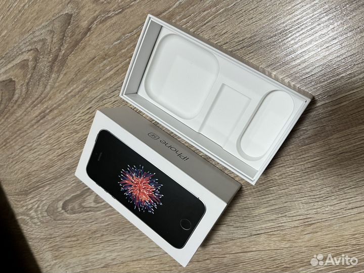 Коробка iPhone SE оригинал