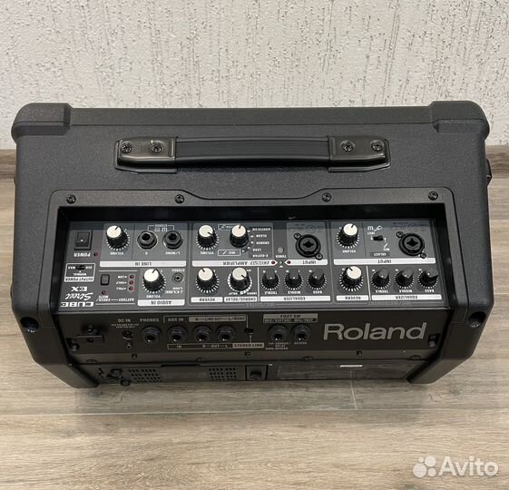 Roland Cube Street EX комбоусилитель