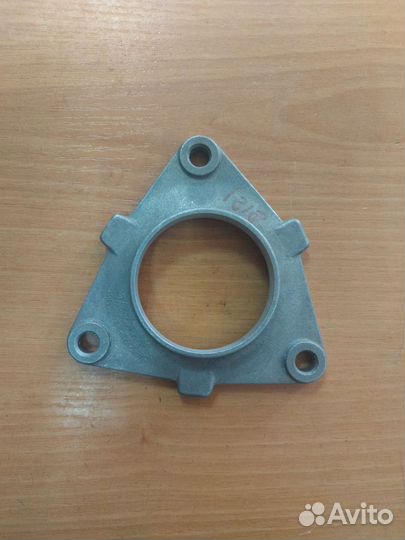 Крышка переднего моста (боковая) 2121