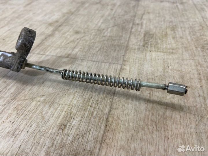 Трос ручника левый Nissan Juke F15E HR16DE 2013