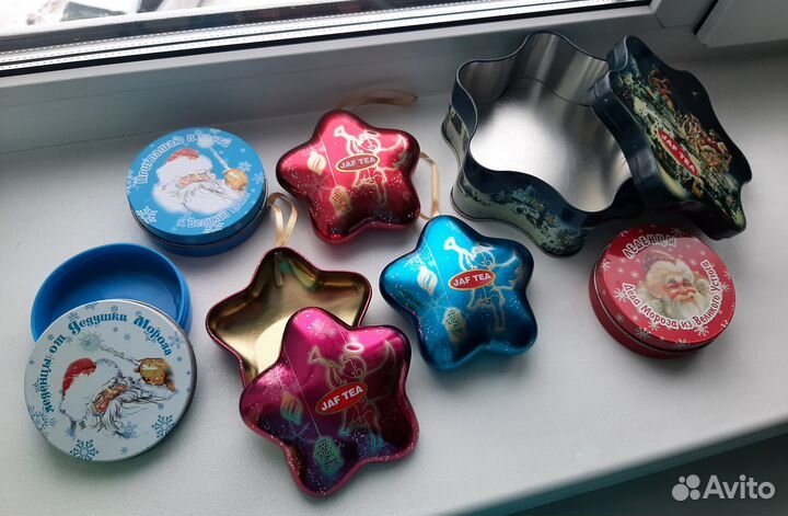 Жестяные баночки и чемоданчики